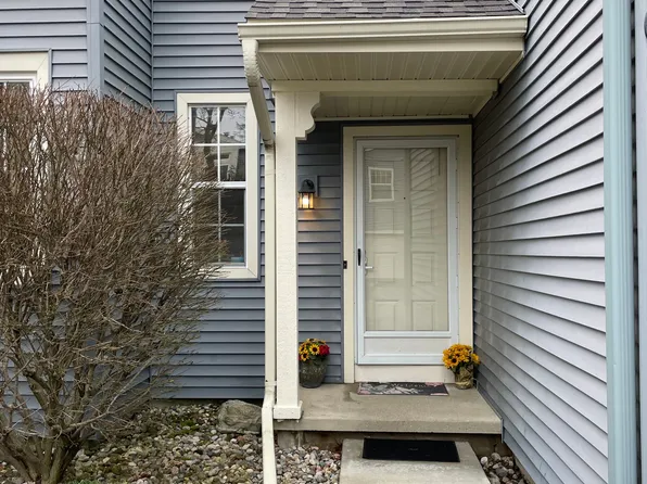 1805 Whitegate Ln, East Lansing, MI 48823
