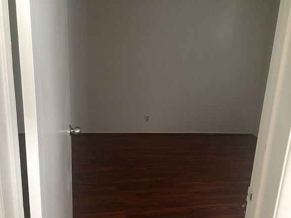 4th image of 11617 Gorham Ave #20