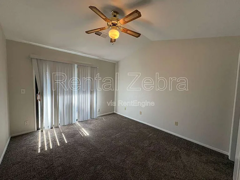 3090 W Queens Cir — Photo 4