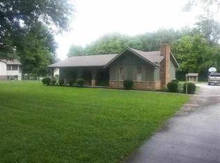 904 Matlock Ave, Athens, TN 37303
