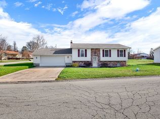 1 Collingate Dr, West Newton, PA 15089