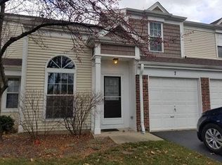7 N Oltendorf Rd, Streamwood, IL 60107