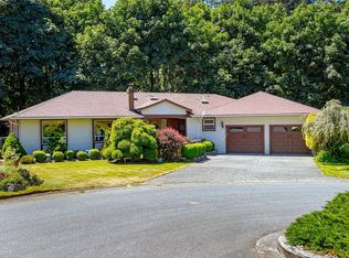 4770 Amblewood Dr, Saanich, BC V8Y 2S3