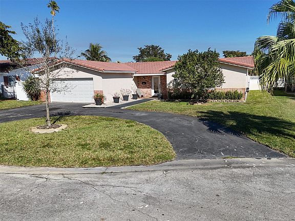 5th image of 3971 NW 108th Avenue