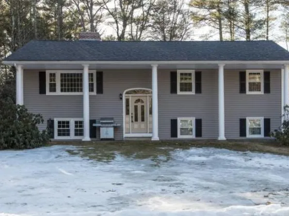 11 Cherokee Dr, Epping, NH 03042