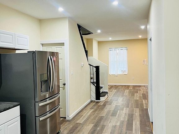 3rd image of 2328 W Harold St