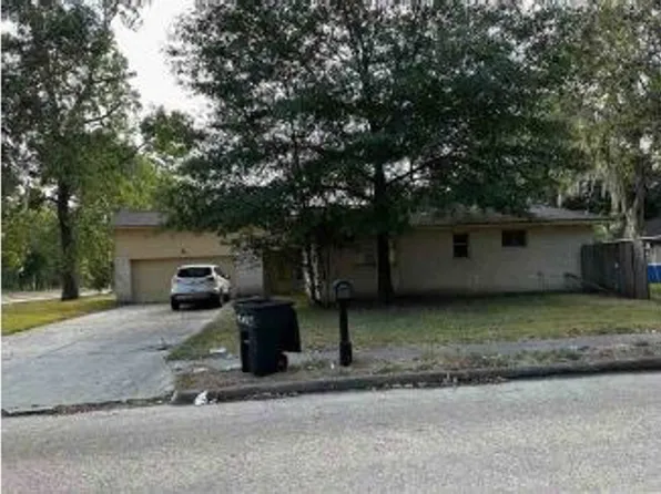 1315 N Diamondhead Blvd, Crosby, TX 77532