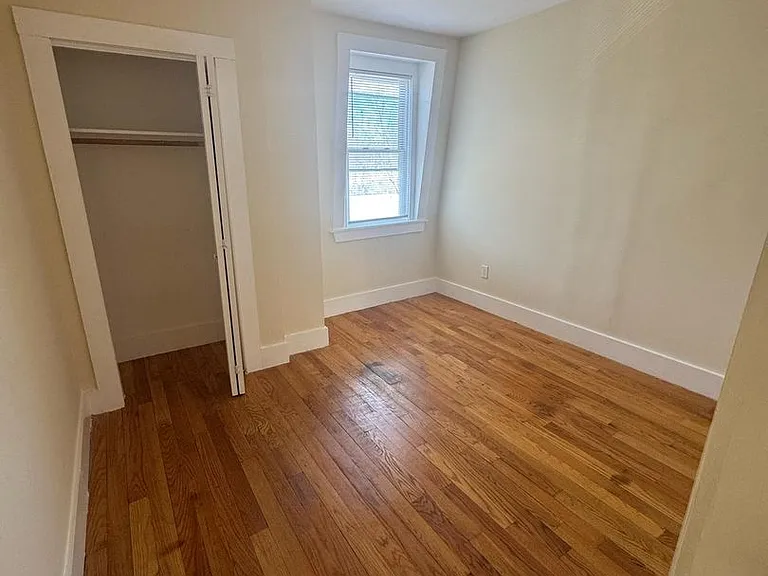 10-28 Centennial Pl — Photo 9