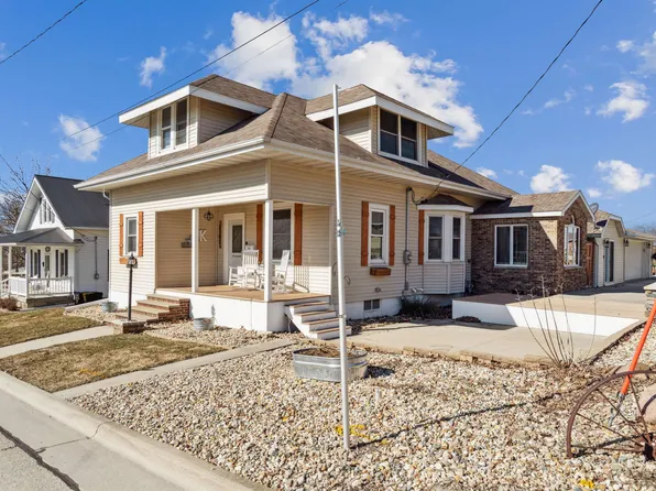 2103 Jackson St, New Vienna, IA 52065