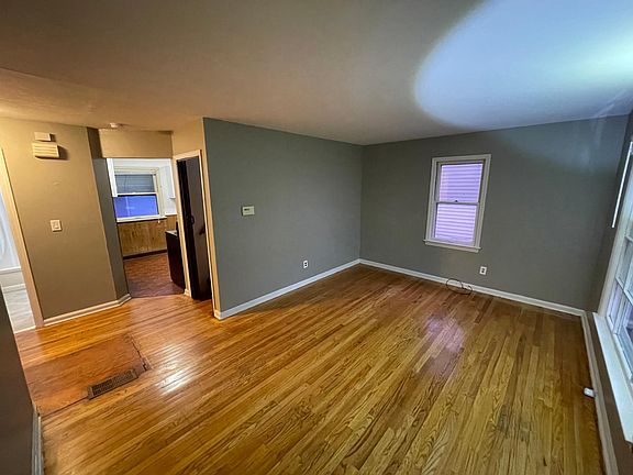 3rd image of 4520 W 146th St