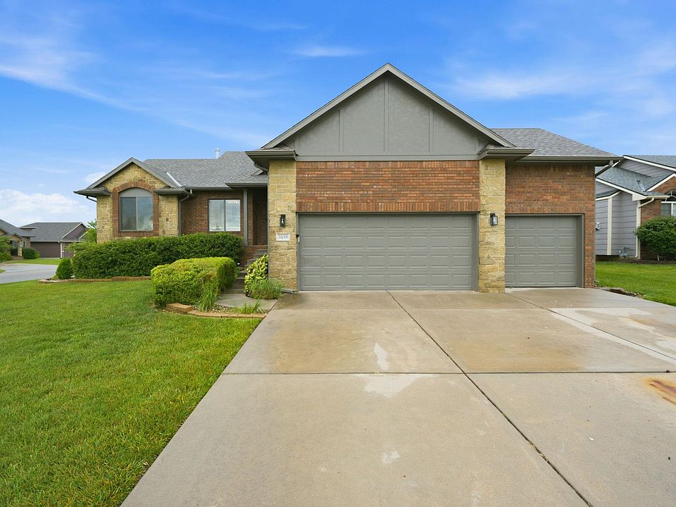 1st image of 2639 N Woodridge Ct