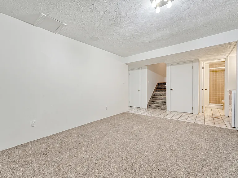 1181 S Yosemite Way — Photo 15