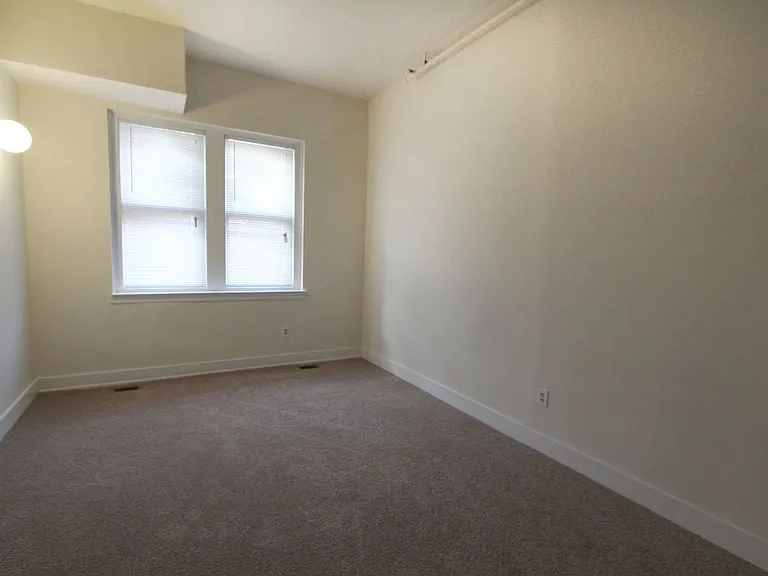 100 E Price St — Photo 24