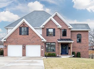 1371 Carnahan Rd, Pittsburgh, PA 15220