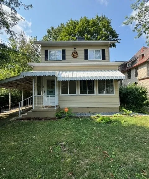 634 Maple Ln — Photo 1