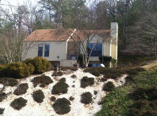4528 Summerset Cir, Roanoke, VA 24018