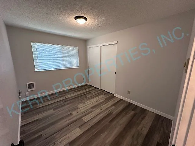 7703 NE Fremont St — Photo 9