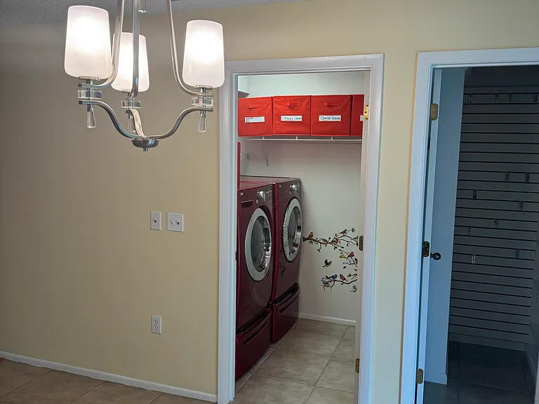371 Augustine Ct — Photo 6