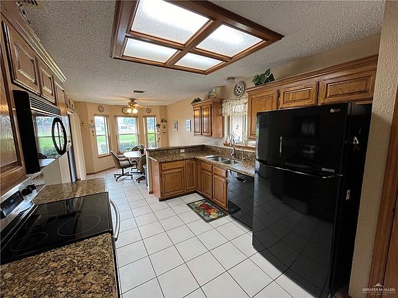 3rd image of 332 Rebecca Dr