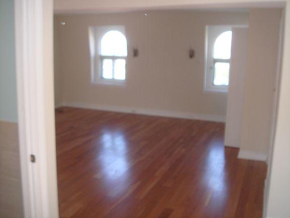 5th image of 5027 Loretto Ave