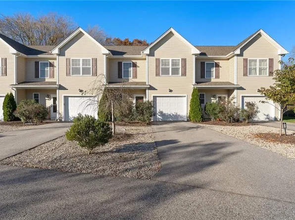 2 Duke St APT I, West Warwick, RI 02893