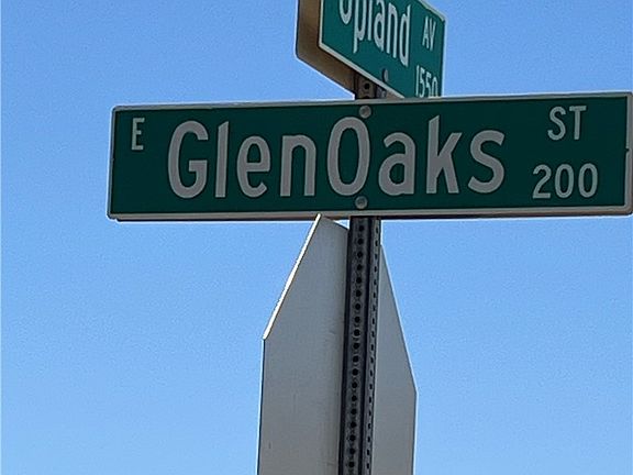 3rd image of 240 Glenoaks St