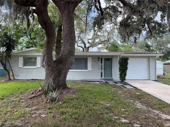 5632 Front Dr, Holiday, FL 34690