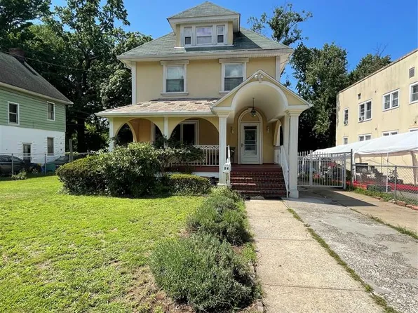 24 Cleveland St, Englewood, NJ 07631