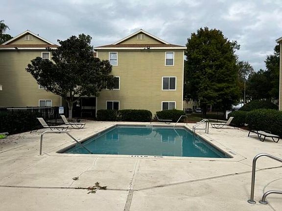 5th image of 3800 SW 20th Ave APT 305