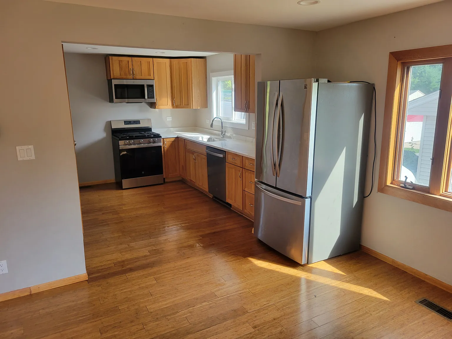 3 bed, 1440 sqft, $2,050 — Photo 4