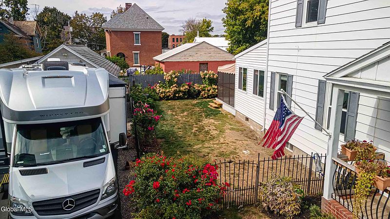 3rd image of 14 Locust Street