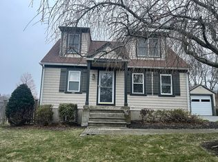 18 Sprague Ct, Portsmouth, RI 02871