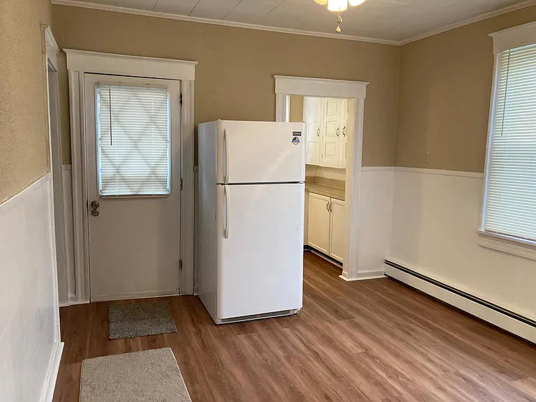 147 W Church St #B — Photo 9