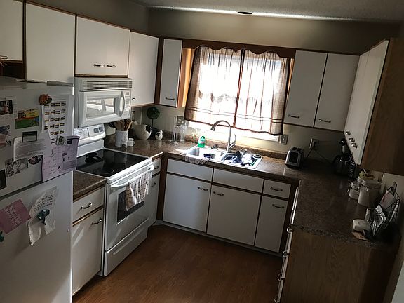 3rd image of 790 Shenandoah Ct