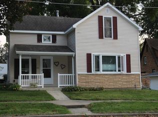 320 4th St, Hudson, IA 50643