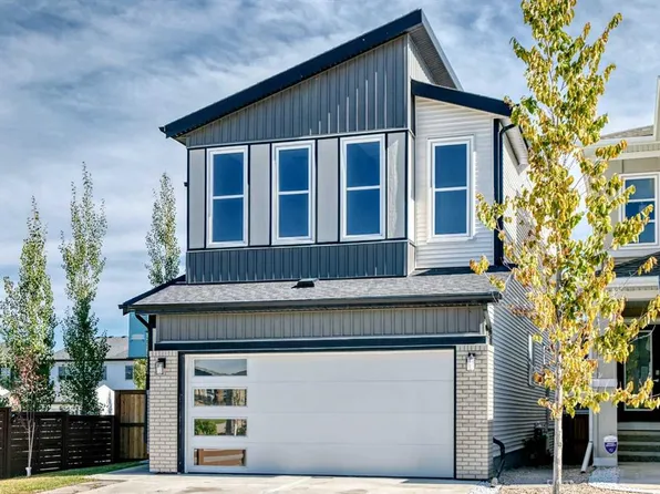 570 W Creekstone Cir SW, Calgary, AB T2X 4Y3