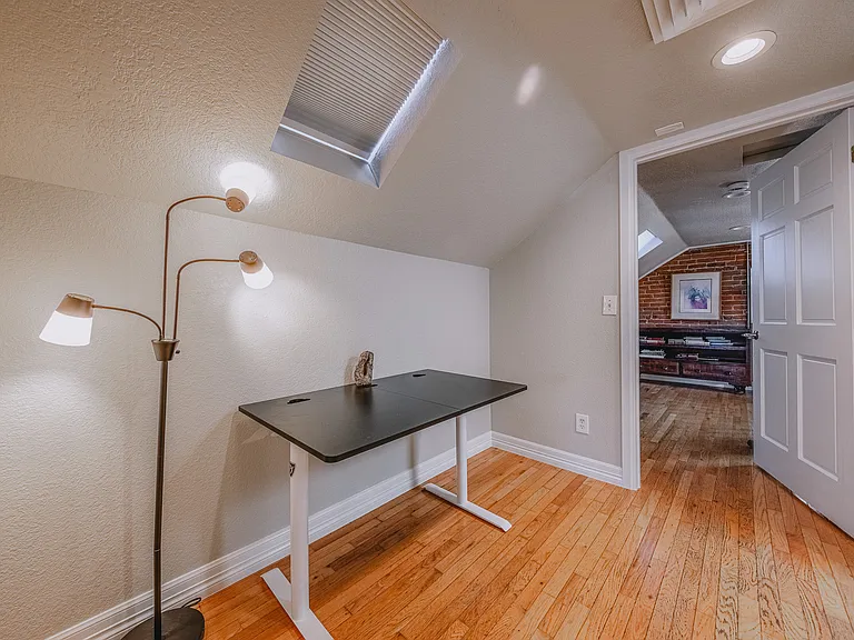 863 Mariposa St — Photo 23
