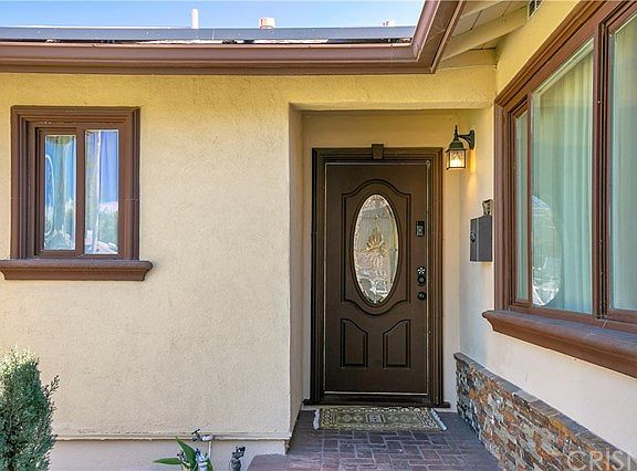 5th image of 6452 Penfield Ave