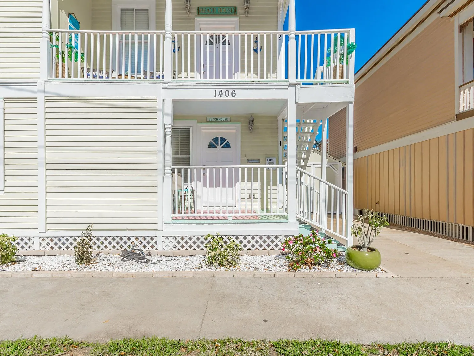 1406 Moody Ave — Photo 4