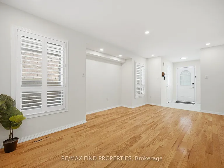 75 Harris Blvd — Photo 4