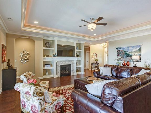 5th image of 1656 Lucca Ln