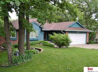 8813 Riverdale Rd, Plattsmouth, NE 68048