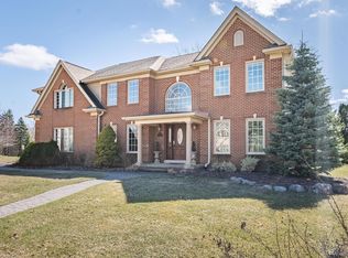 49035 Quail Run Dr S, Plymouth, MI 48170