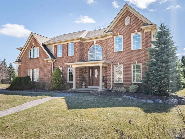 49035 Quail Run Dr S, Plymouth, MI 48170