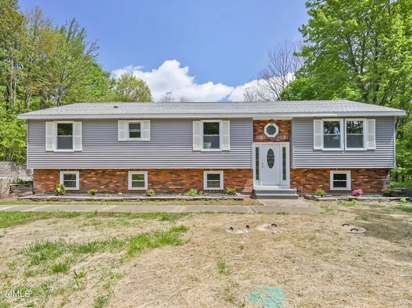 40 Curran Rd, Cheshire, MA 01225