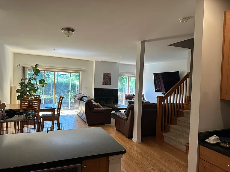 152 Finstad Dr — Photo 4