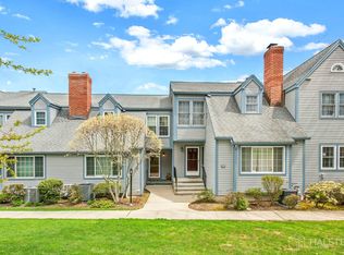 204 Glengarry Rd UNIT 204, Fairfield, CT 06825