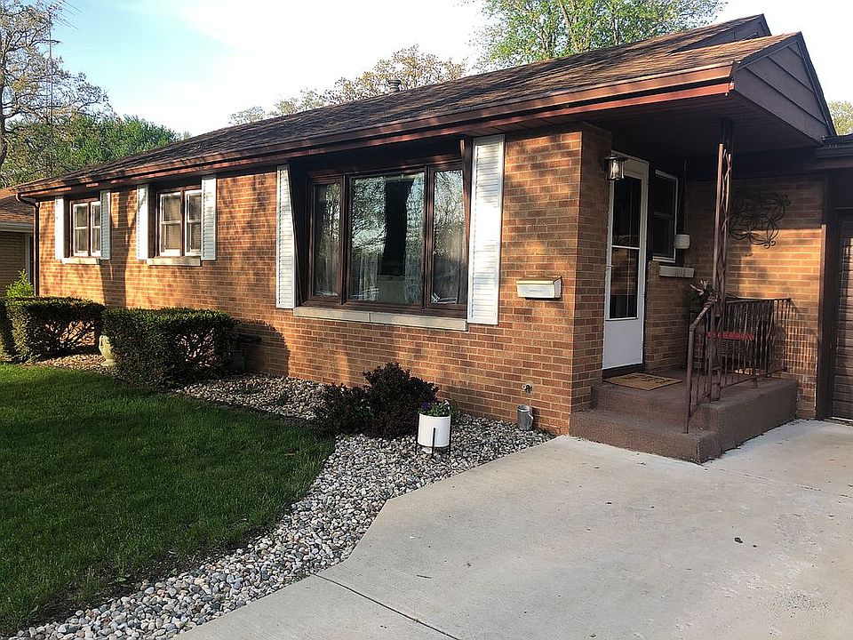 2nd image of 448 Dennis Ave