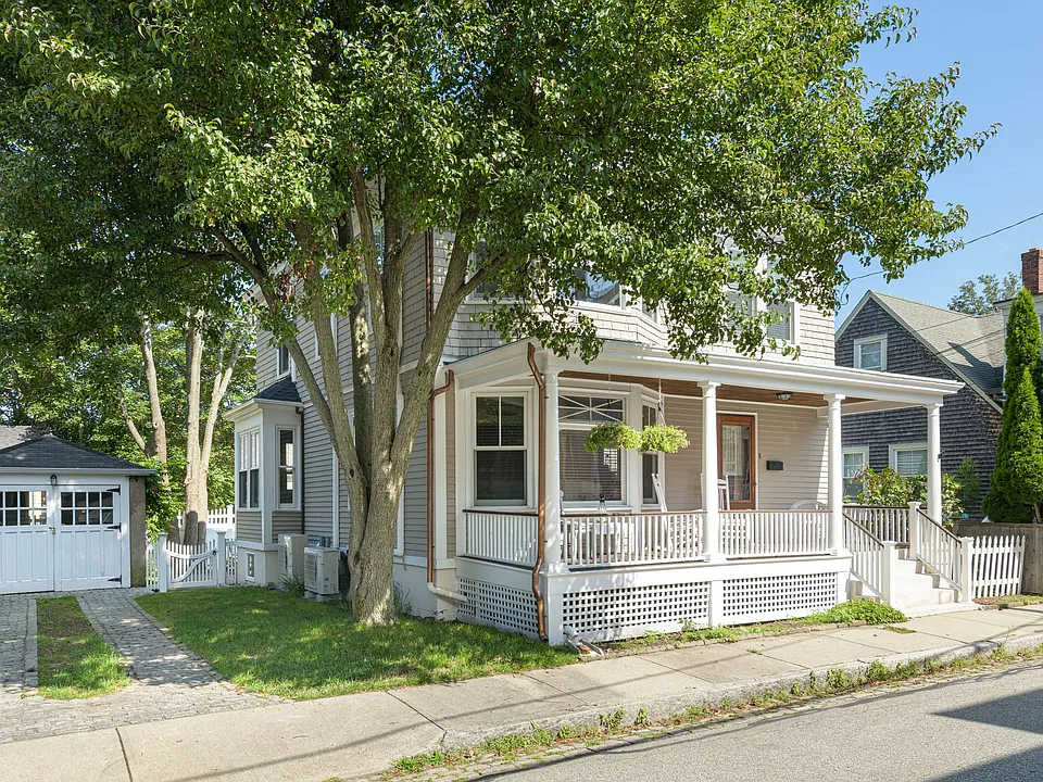 8 Bush St