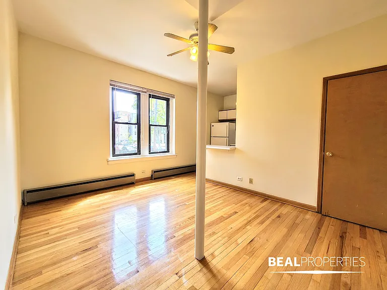 635 W Barry Ave — Photo 13
